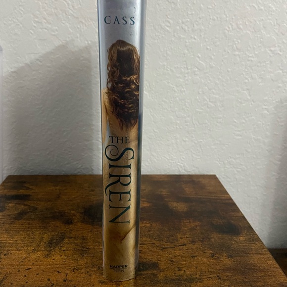 The siren by kiera cass hardcover - Picture 3 of 6